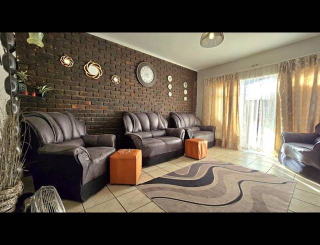 2 BEDROOM TOWNHOUSE FOR SALE IN RANDHART